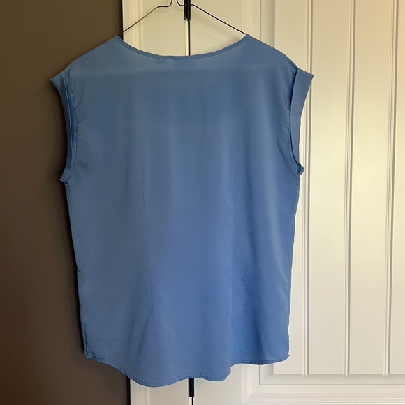 💙 5 for $20 - New York and Company blouse - Picture 2 of 3